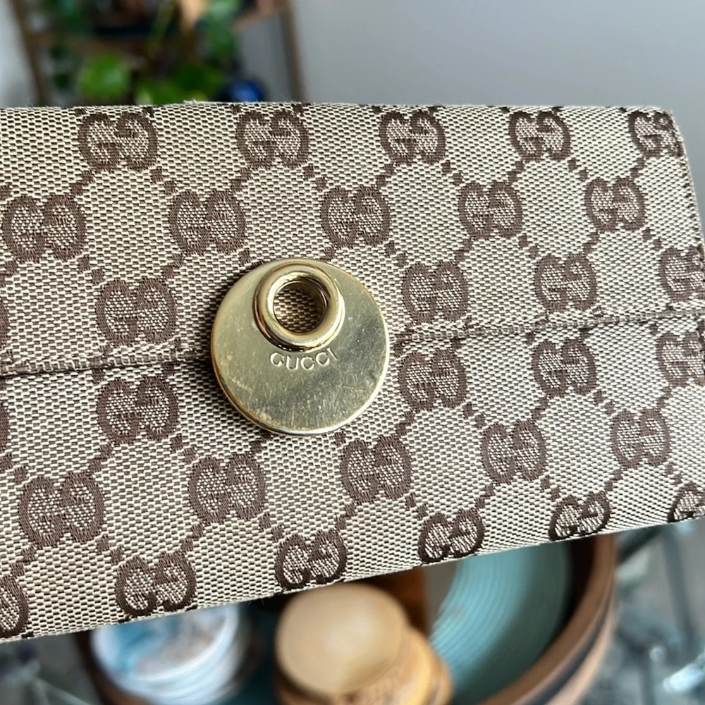 Authentic Gucci wallet